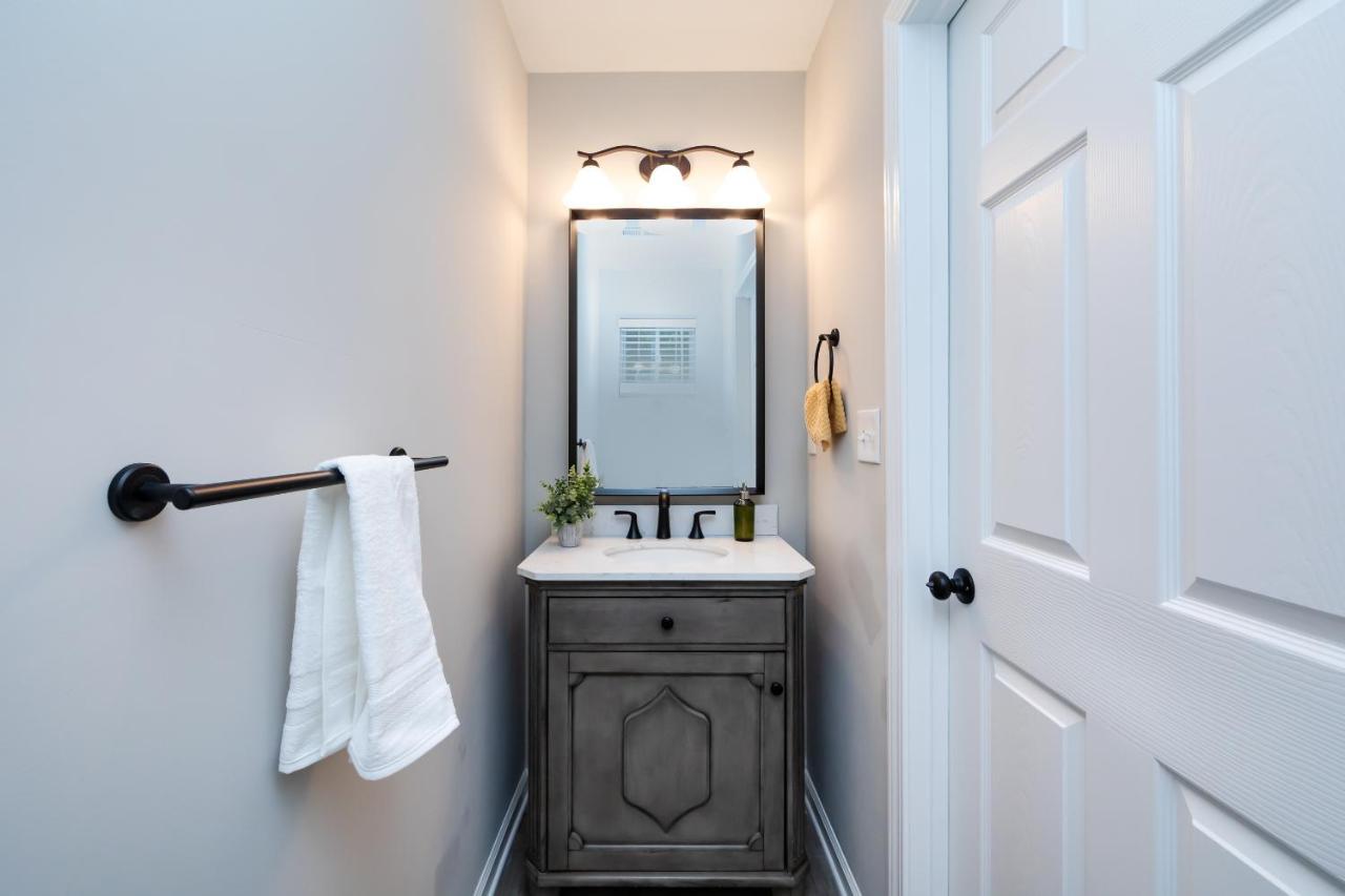 Brandnew Spacious 4 Bedroom House Minutes To Uptown Charlotte Bagian luar foto