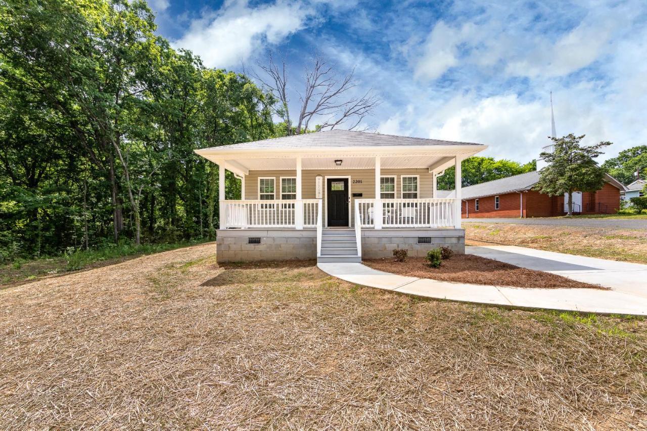 Brandnew Spacious 4 Bedroom House Minutes To Uptown Charlotte Bagian luar foto