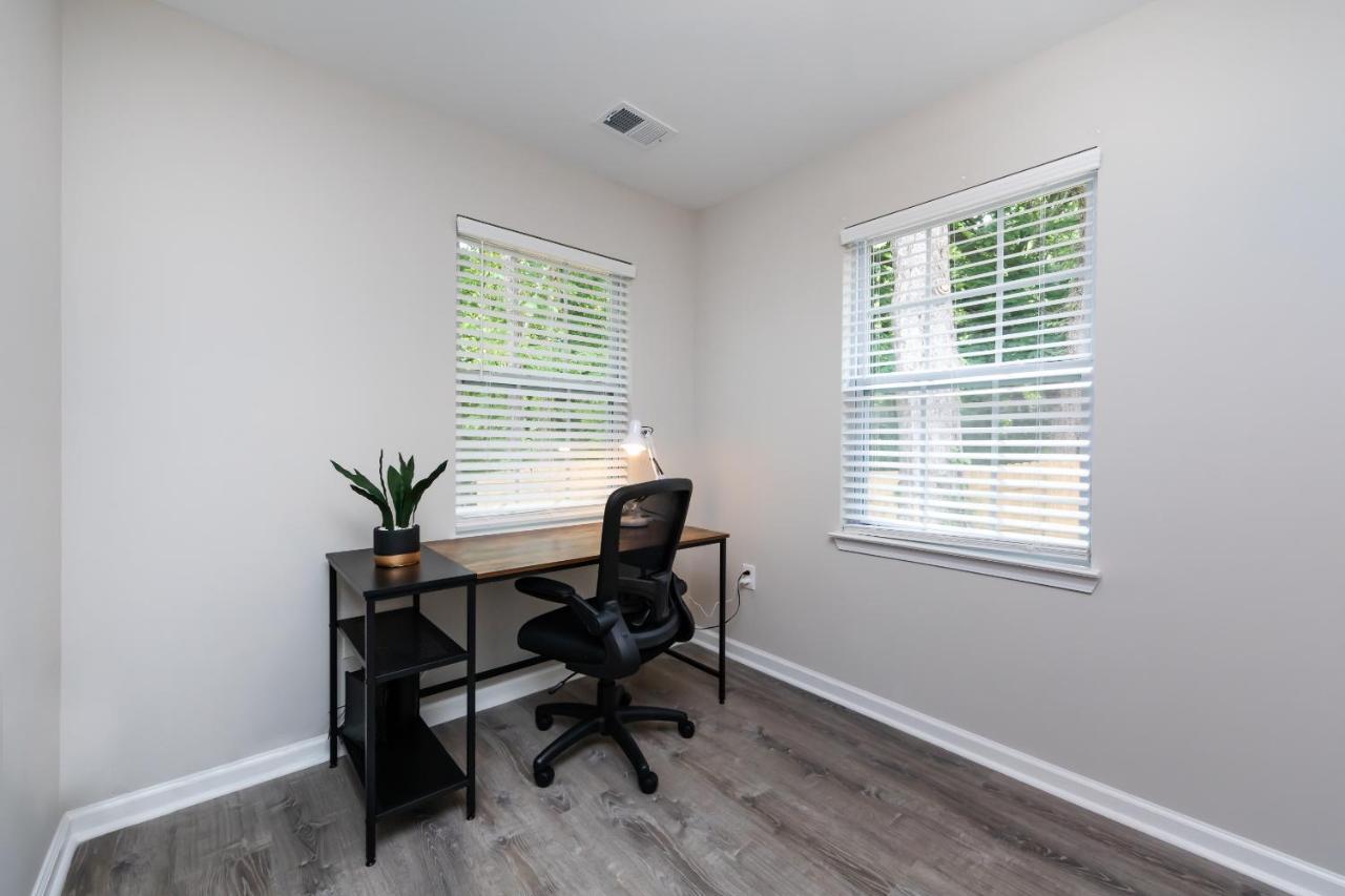 Brandnew Spacious 4 Bedroom House Minutes To Uptown Charlotte Bagian luar foto